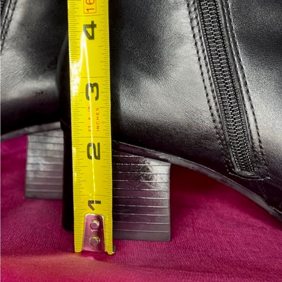 BASS 7 1/2 Wide REAL LEATHER BLACK NEVADA BOOTIES 2in Blocked Heels - Picture 3 of 13